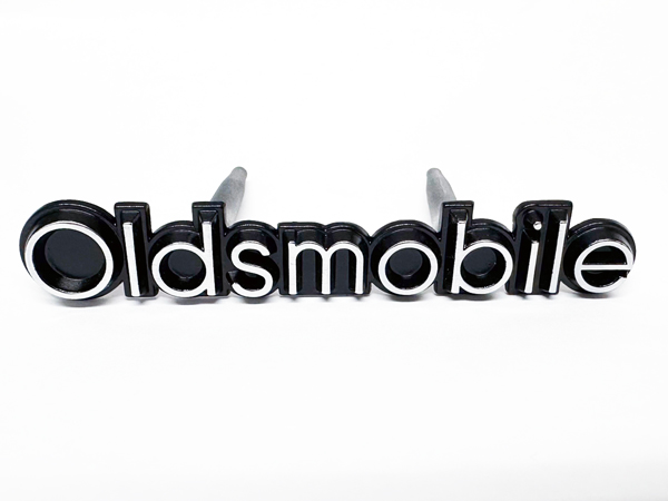 78 Oldsmobile Cutlass Grill Emblem 559170