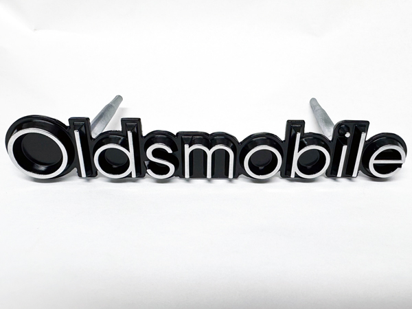 1980-81 Oldsmobile Cutlass Grill Emblem 22503776 556825