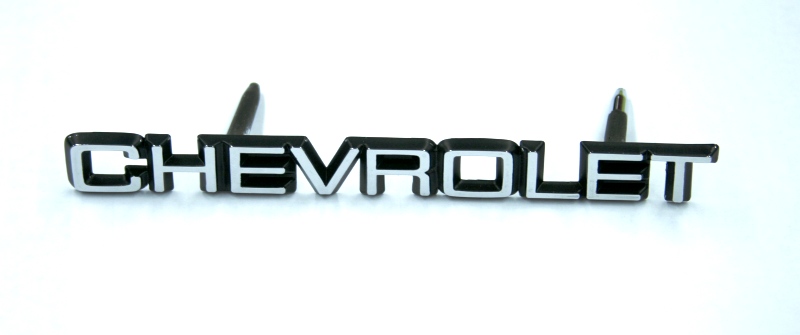 1982-87 CHEVROLET GRILL EMBLEM