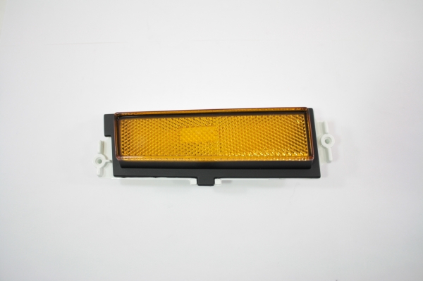 81-88 Monte Carlo Front Marker Light Assembly Passenger Side